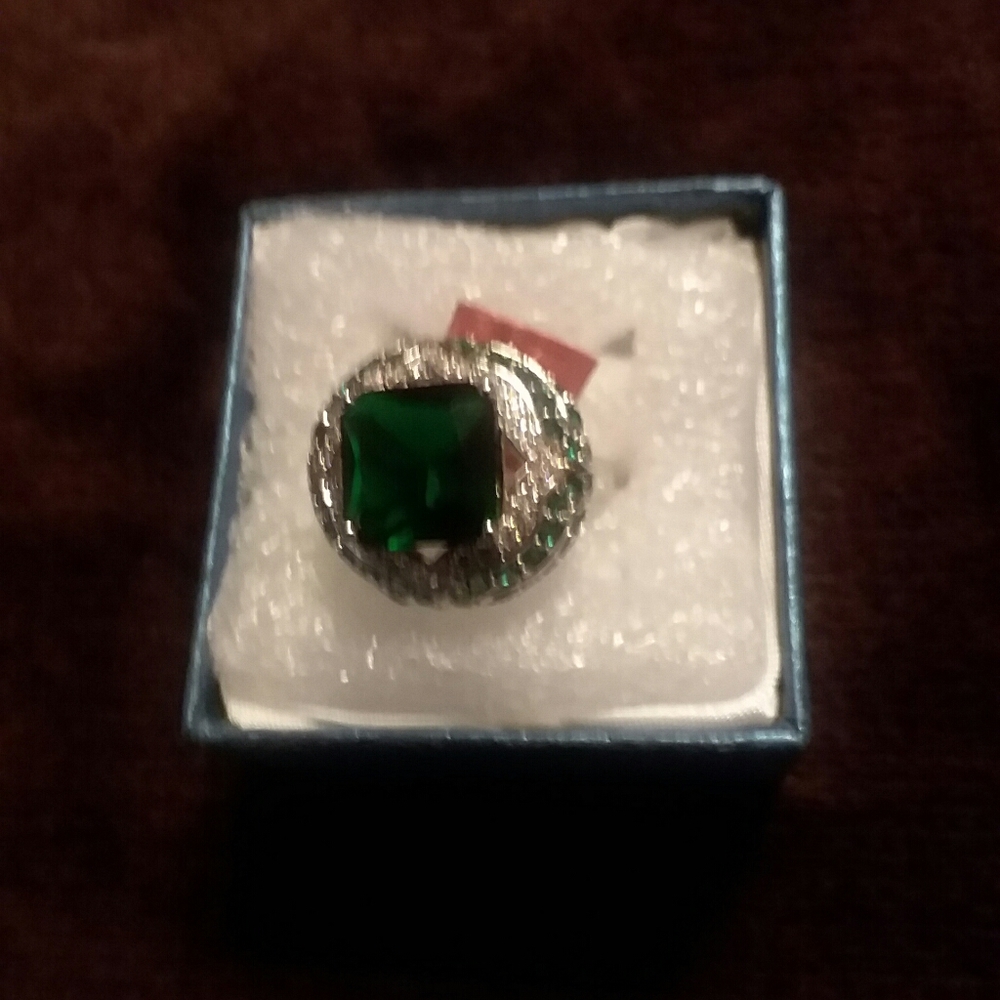 Ladies Ring - Picture 3 of 3